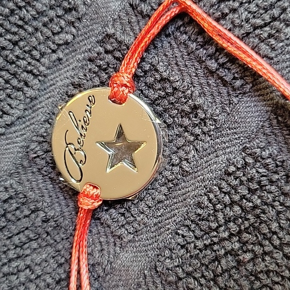NWOT adjustable red & silver Believe star bracelet - Picture 2 of 4